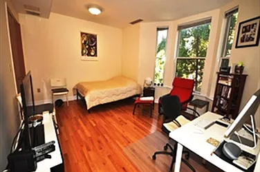 Rented by Picture Realty Inc.