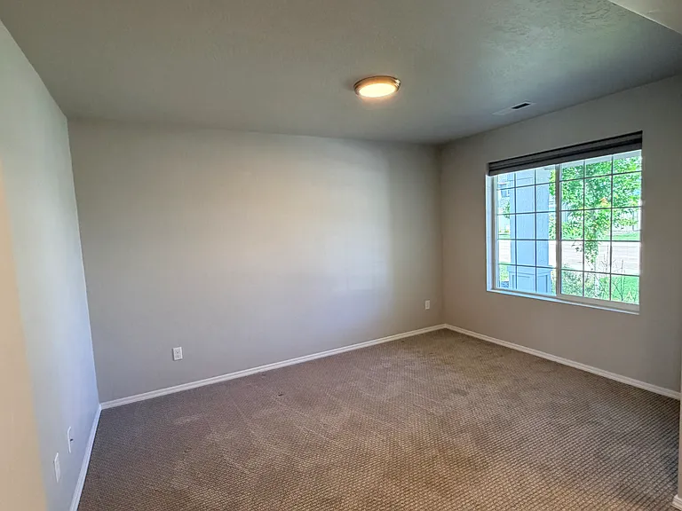 659 W Wolf Willow — Photo 18