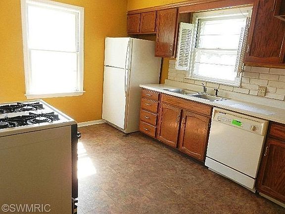 5th image of 1334 Colfax Ave