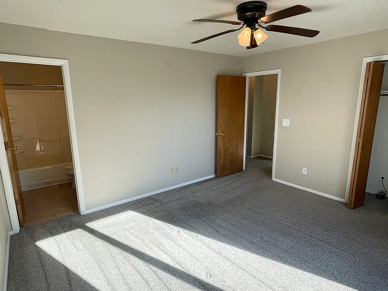 Boswell Dr — Photo 17