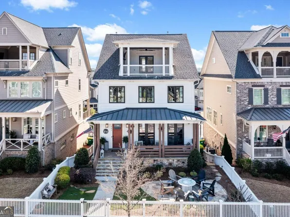 561 S Club Dr, Woodstock, GA 30188