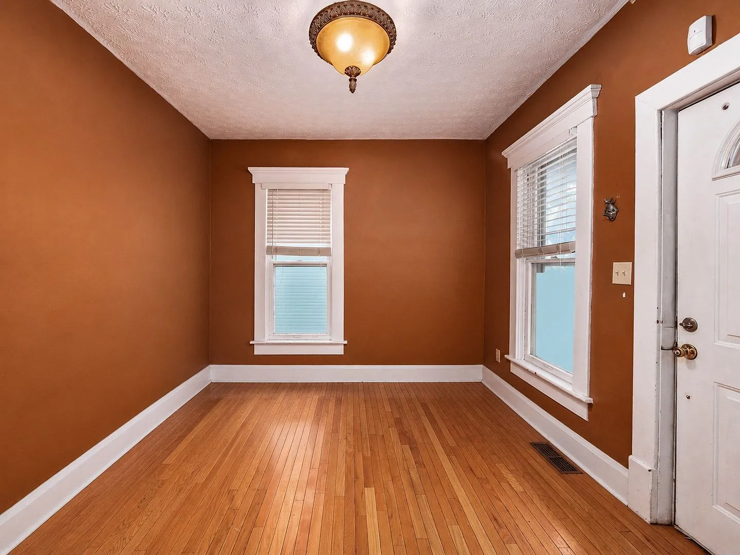 4 bed, 2.0 bath, $2,455 — Photo 3