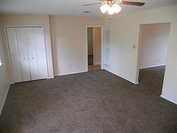 4th image of 4644 Highgrove Dr