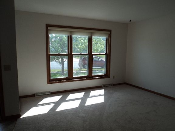 4th image of 2108 Lincoln Ave