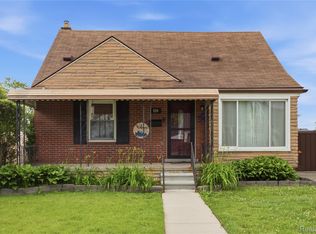 529 Champaign Rd, Lincoln Park, MI 48146