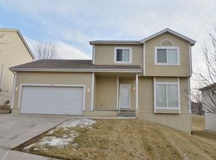 15073 Meredith Ave, Omaha, NE 68116