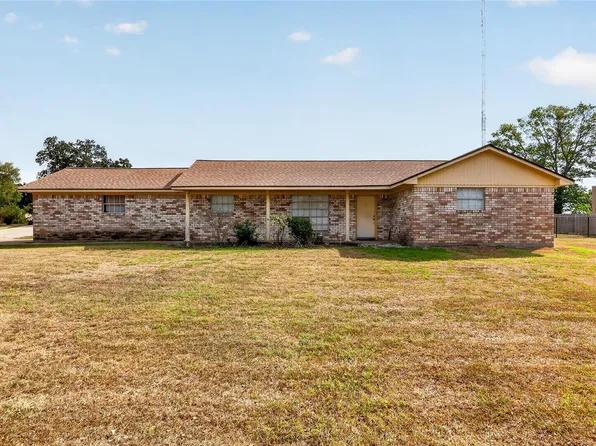 407 Raney Ln, Madisonville, TX 77864