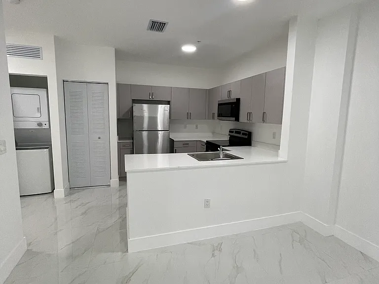 1275 W 26th Pl #E26 — Photo 1