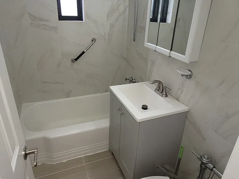 2 W End Ave #4J — Photo 8
