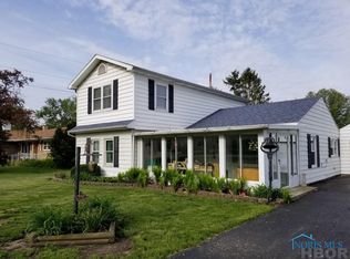 1713 S Countyline St, Fostoria, OH 44830