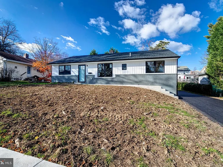 308 Lenox Rd — Photo 1