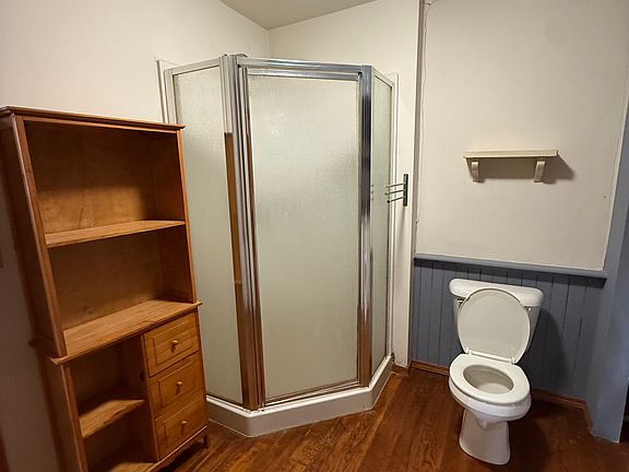 5th image of 208 E Main St