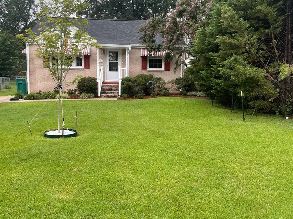 3205 Hatch Blvd, Sheffield, AL 35660