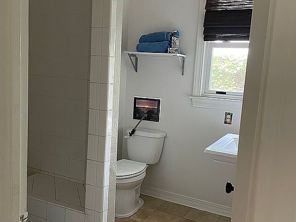 5th image of 3716 Orlando Cir W