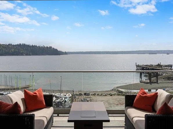 1355 Bellevue Ave #304, West Vancouver, BC V7T 0B4