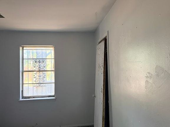 5th image of 1459 Eloise Rd
