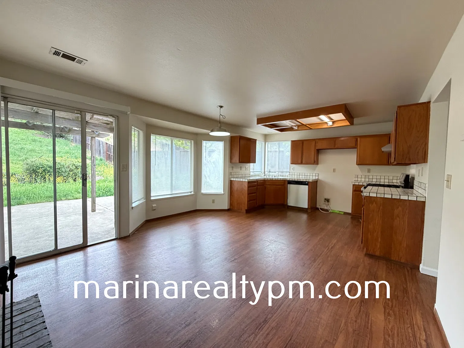 3 bed, 2.5 bath, 1472 sqft, $2,850 — Photo 4