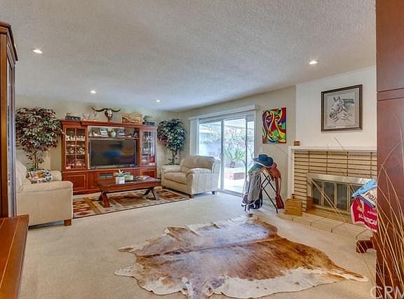 4th image of 6661 Stanford Ave