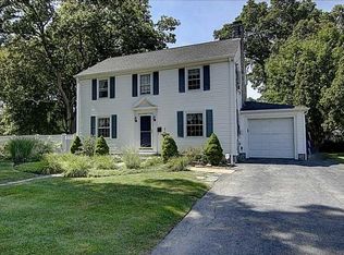 250 Greenwood Ave, Warwick, RI 02886