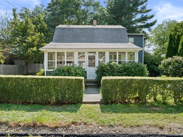 16 Alachua Rd, Weymouth, MA 02189
