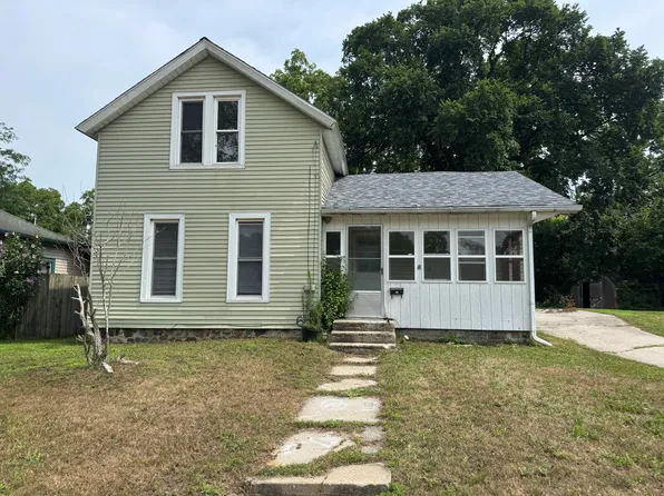 432 Chestnut St, Dowagiac, MI 49047