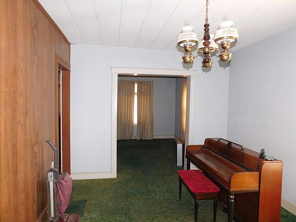 3rd image of 34 Margaret St