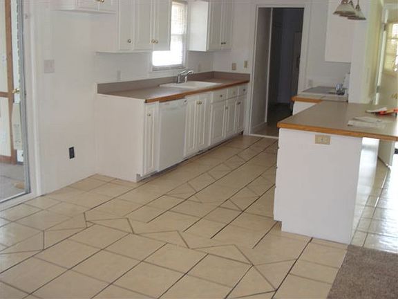 5th image of 3667 Longleaf Dr NE