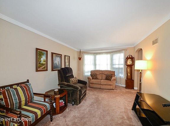 2nd image of 2843 N Mulligan Ave