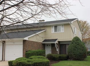 1617 Leytonstone Dr, Wheaton, IL 60189