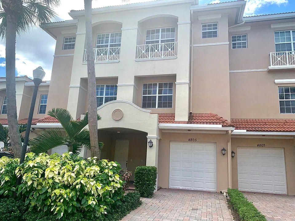4805 Sawgrass Breeze Dr