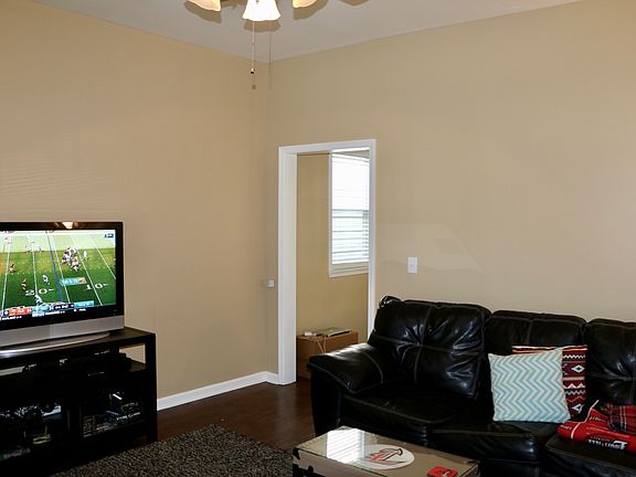 3rd image of 430 E Brandeis Ave