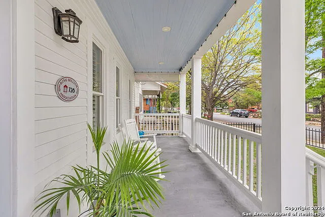 4 bed, 3.5 bath, 2599 sqft, $4,000 — Photo 4