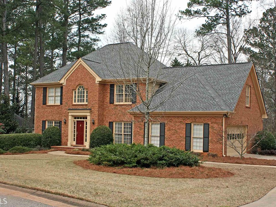 2nd image of 110 Pine Tops Dr