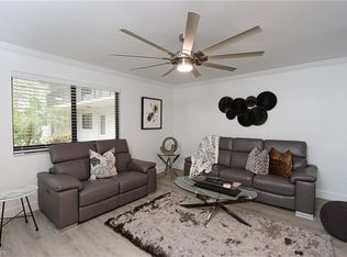 788 Park Shore Dr APT E14, Naples, FL 34103