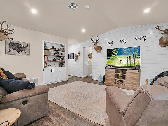 5th image of 107 Sondra Dr