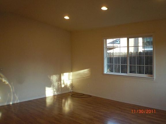 4th image of 733 N Hobson Ave