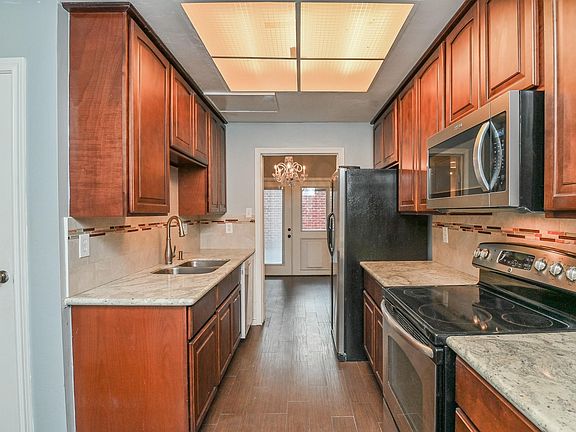 5th image of 7447 Cambridge St APT 77