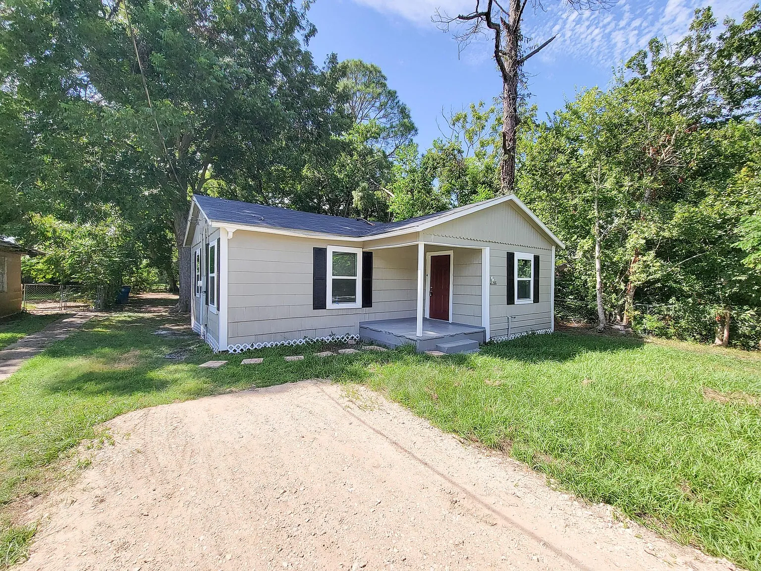 4 bed, 1593 sqft, $1,700 — Photo 2