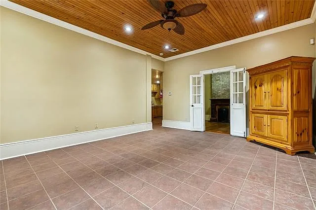 7530 Freret St — Photo 3