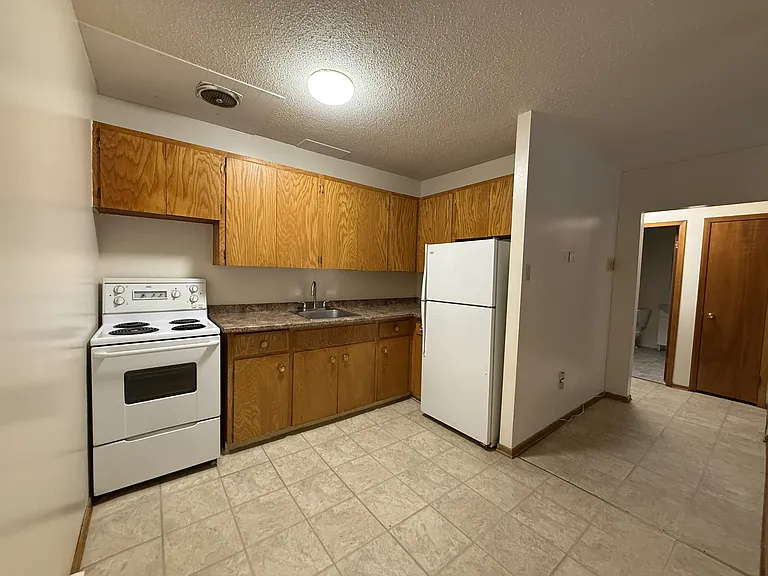 4040 Retallack St — Photo 4