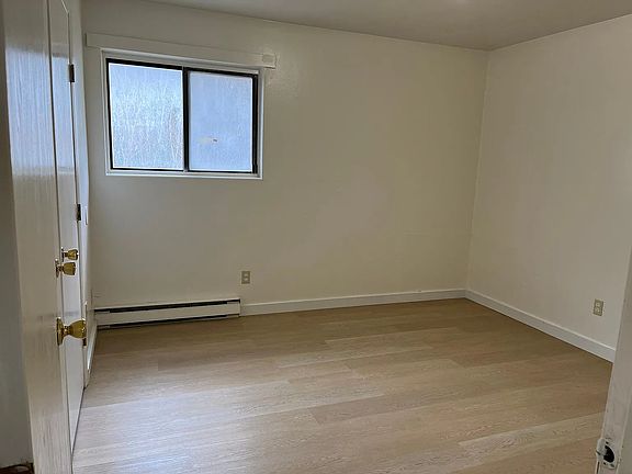 5th image of 131 Macarthur Ave #45cfa63a6