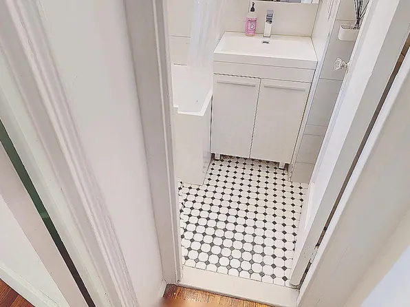 43-10 48th Avenue image 25 of 38