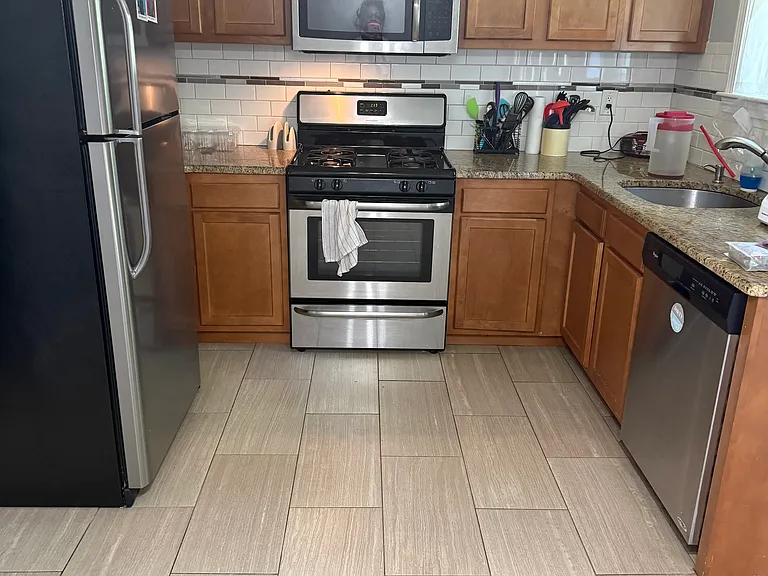 Farrwood Dr — Photo 14