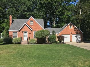 6446 Bonroi Dr, Seven Hills, OH 44131