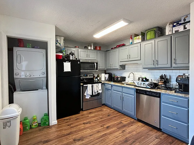 2165 S Milledge Ave #E-7 — Photo 4