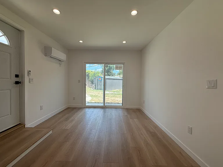 9555 La Villa St — Photo 7