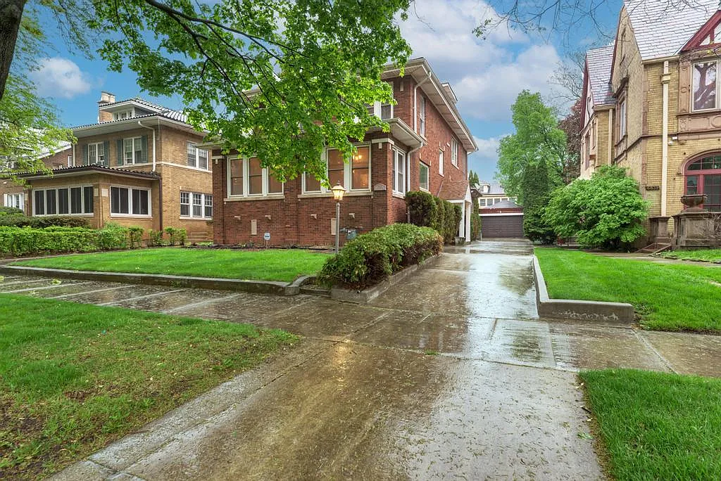 Building Photo - 6833 S Cregier Ave