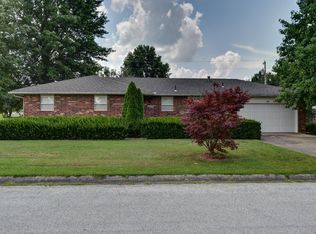 805 King St, Mount Vernon, MO 65712