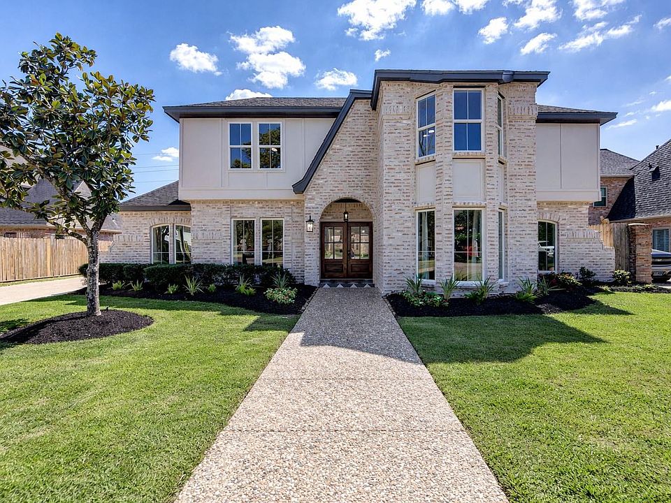1st image of 20615 Cranfield Dr
