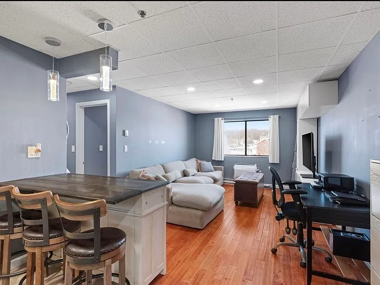 64 Foster St #403 — Photo 5